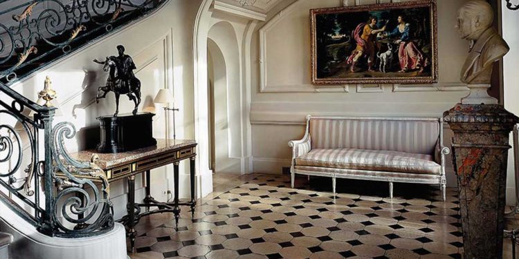 Protéger vos trésors artistiques en voyage : guide des assurances pour œuvres d’art