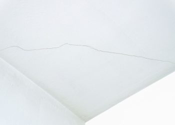 Ces fissures au plafond : quand s&rsquo;inquiéter et qui paiera les réparations ?