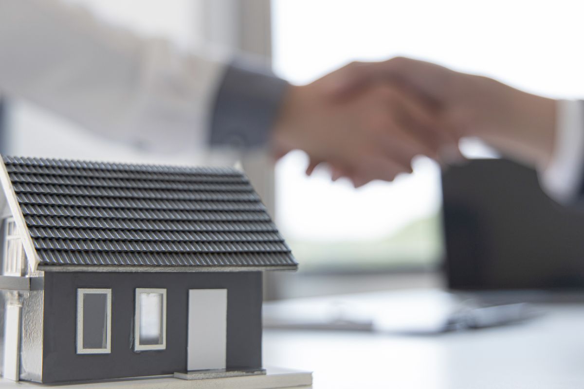 découvrez notre assurance habitation complète qui protège votre domicile contre les risques quotidiens. profitez de garanties sur mesure, d'une assistance 24/7 et d'un service client à l'écoute pour vous offrir sérénité et sécurité.