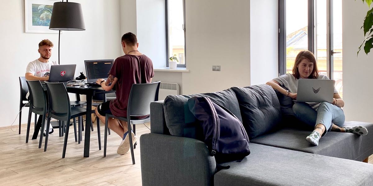 découvrez notre assurance habitation spécialement conçue pour la colocation. protégez vos biens et ceux de vos colocataires avec une couverture adaptée et des options flexibles. vivez en toute sérénité tout en partageant votre espace.
