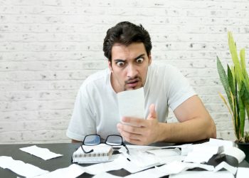 découvrez les raisons de la hausse des tarifs d'assurance habitation en france et comment cela peut impacter votre prime. informez-vous sur les solutions pour optimiser votre couverture et réduire vos coûts.