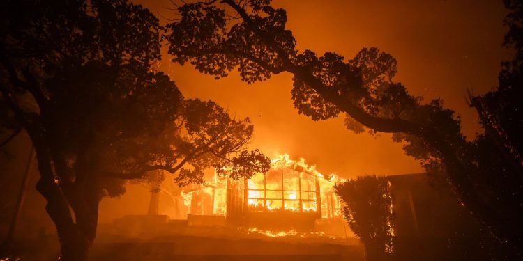 découvrez les démarches essentielles à suivre après la perte de votre maison suite à un incendie à los angeles. obtenez des conseils pratiques sur la gestion des sinistres, le soutien communautaire et les ressources disponibles pour reconstruire votre vie après cette tragédie.