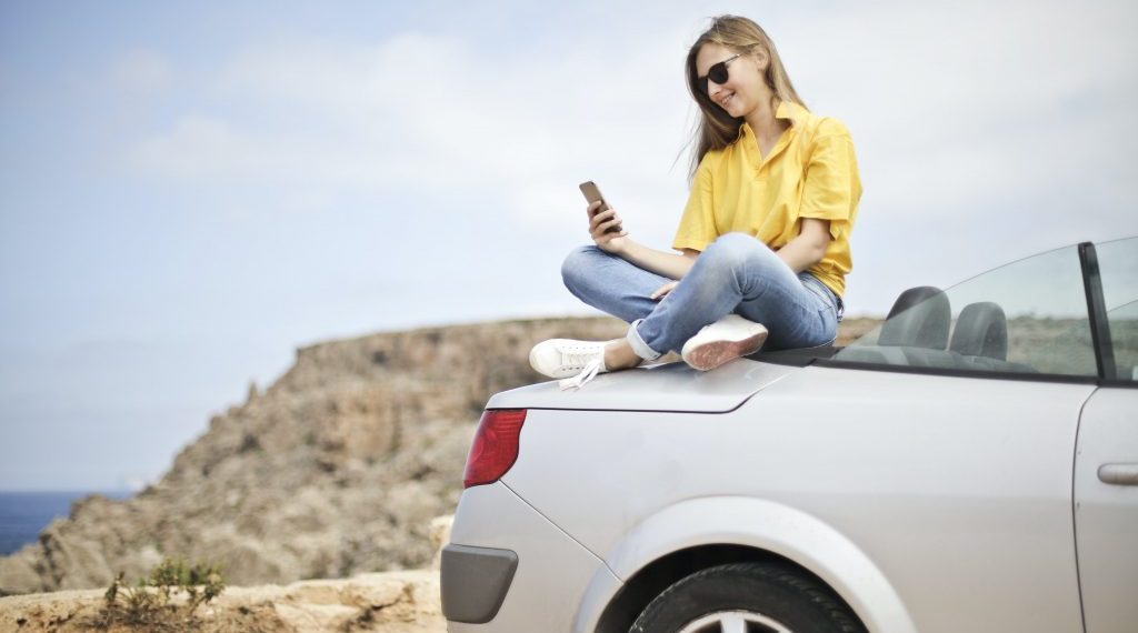 découvrez les garanties offertes par l'assurance auto tous risques et analysez les coûts pour protéger votre véhicule au mieux.