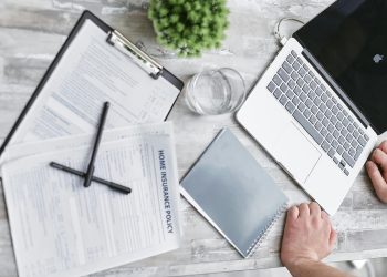 découvrez pourquoi l'assurance habitation pour étudiants augmente de 8 % en 2025 et comment cela impacte votre budget logement.