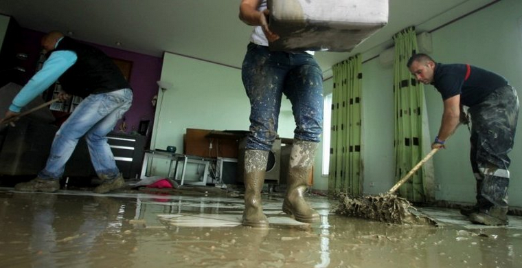découvrez comment bien gérer votre assurance en cas de crues et inondations pour garantir une indemnisation rapide et efficace.