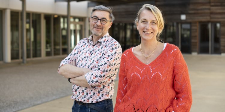 découvrez les astuces et conseils financiers de farida, institutrice à amiens, pour gérer votre budget efficacement au quotidien.