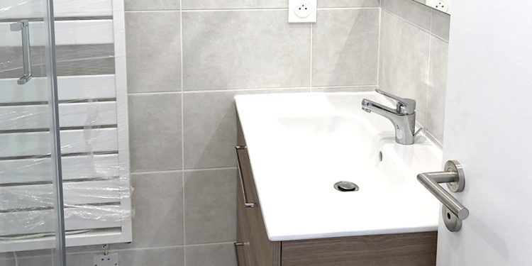 découvrez les revenus précis de lucas, plombier professionnel à nantes, et comprenez les facteurs qui influencent ses gains dans le secteur de la plomberie.